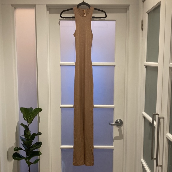 NWOT SKIMS beige shimmer maxi dress size XXS - Picture 9 of 11